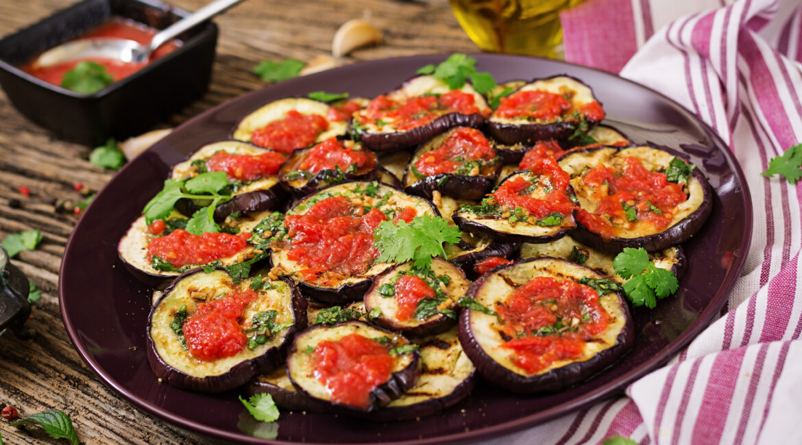 Ricetta di Agizza Ciro: Melanzane grigliate con salsa di pomodoro e basilico