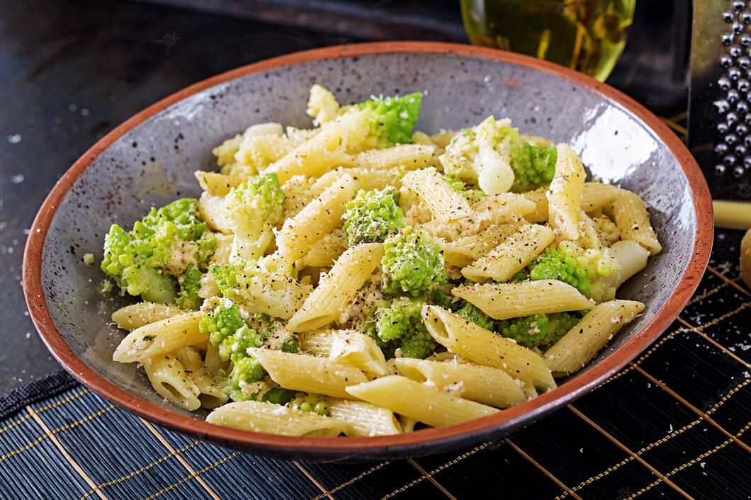 Ricetta di Agizza Ciro: Pasta con cavolo romano e parmigiano