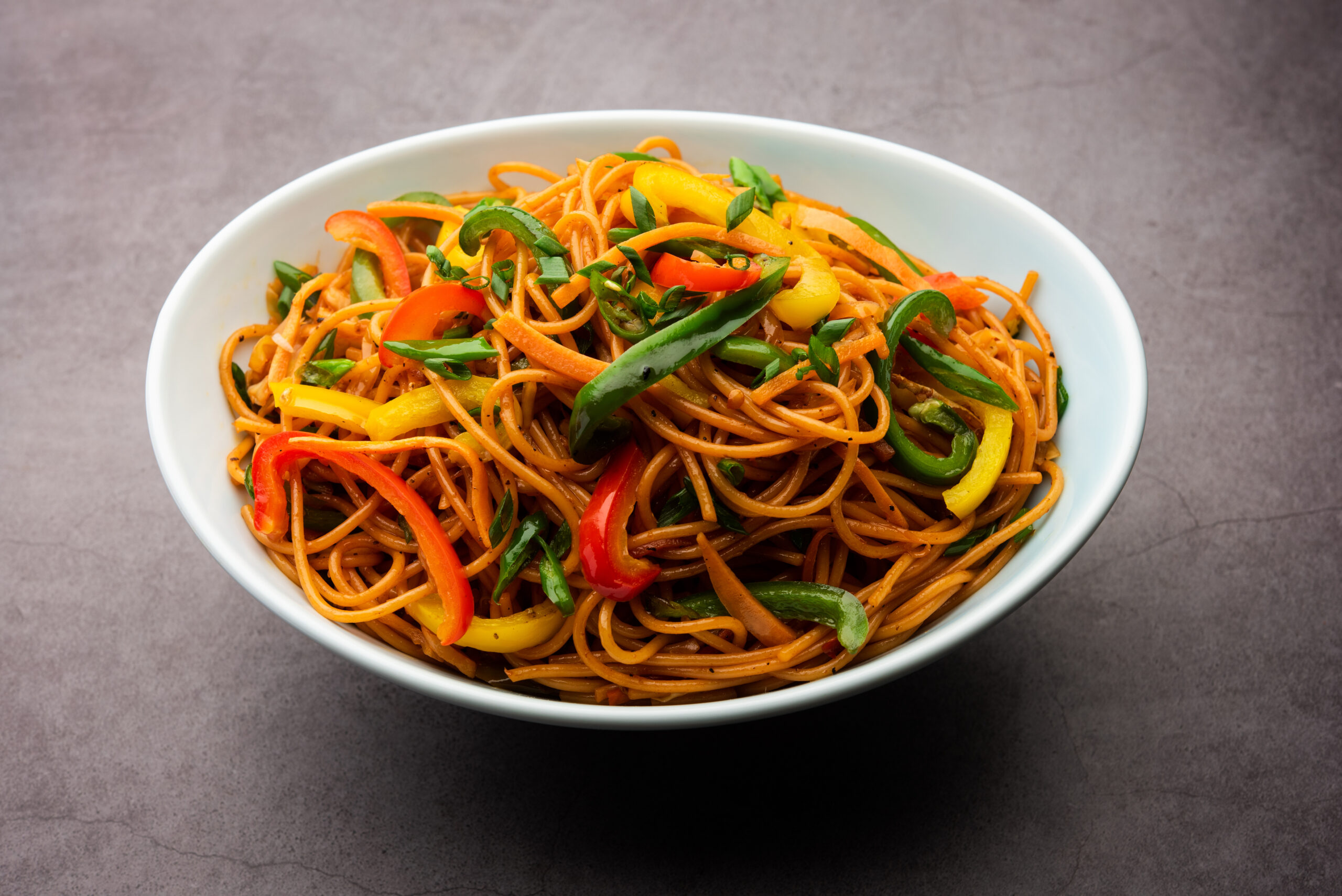 Ricetta di Agizza Ciro: Spaghetti di riso al curry con peperoni